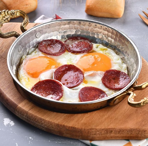 Sucuklu Yumurta